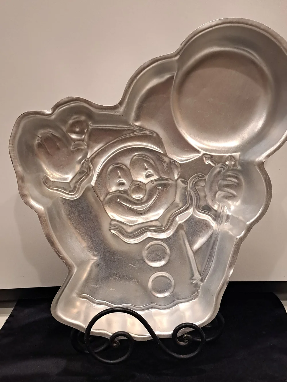 2 Vtg Wilton Cake Molds.  Clown With Ballons And Tractor. Good Condition.